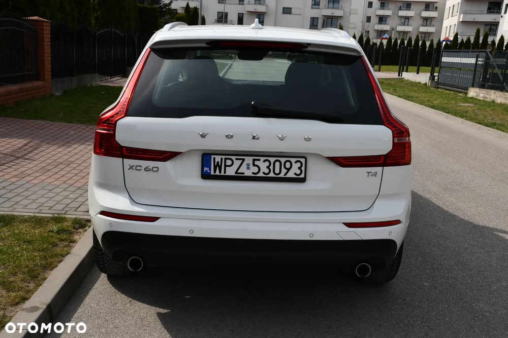 Volvo XC 60 T4 Momentum - 5