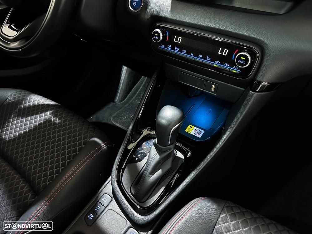 Toyota Yaris 1.5 HDF Comfort - 34
