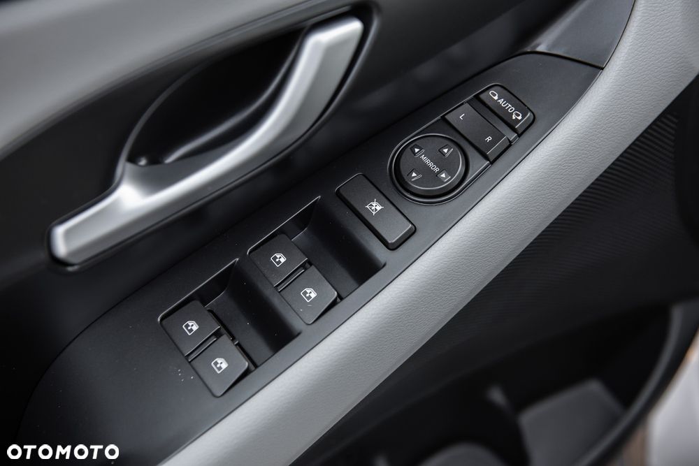 Hyundai i30 1.4 T-GDI Premiere Luxury - 16