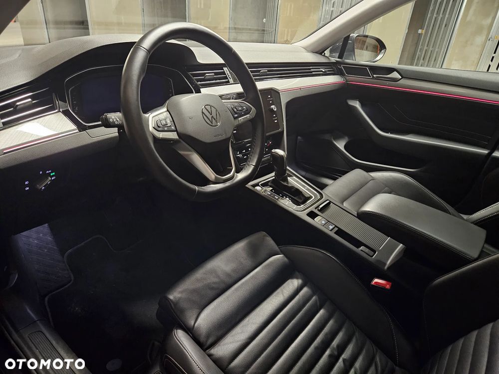 Volkswagen Passat Variant 2.0 TDI SCR DSG Business - 22