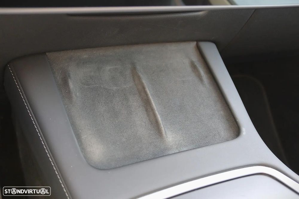 Tesla Model Y Long Range Dual Motor AWD - 18
