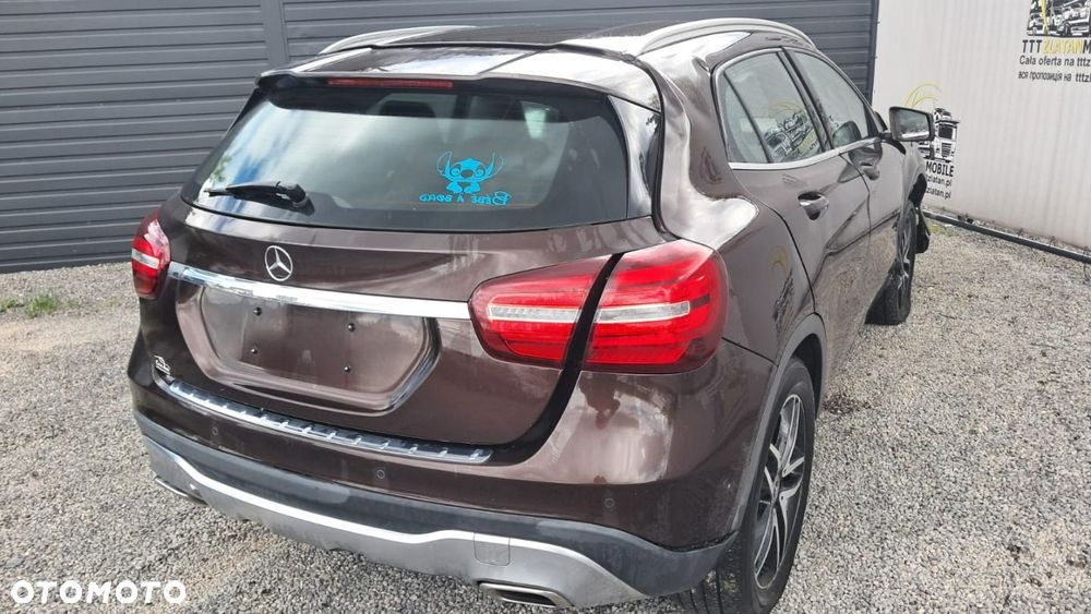 Mercedes-Benz GLA - 17