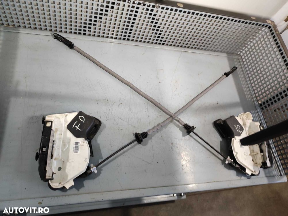 Broasca fata stanga dreapta volkswagen vw polo 5k1837016b - 2