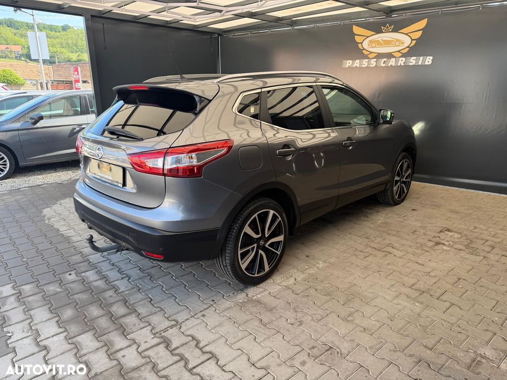 Nissan Qashqai 1.6 DCI Xtronic TEKNA+ - 11