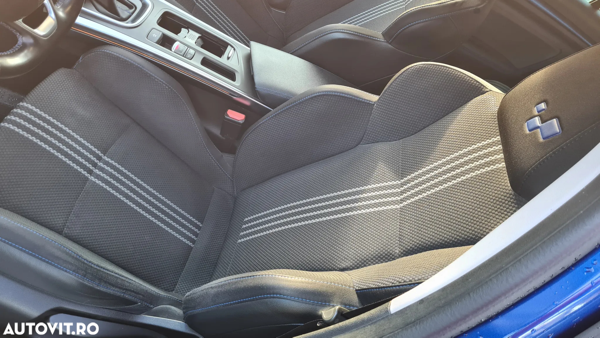 Renault Megane Estate Blue dCI EDC Intens - 6