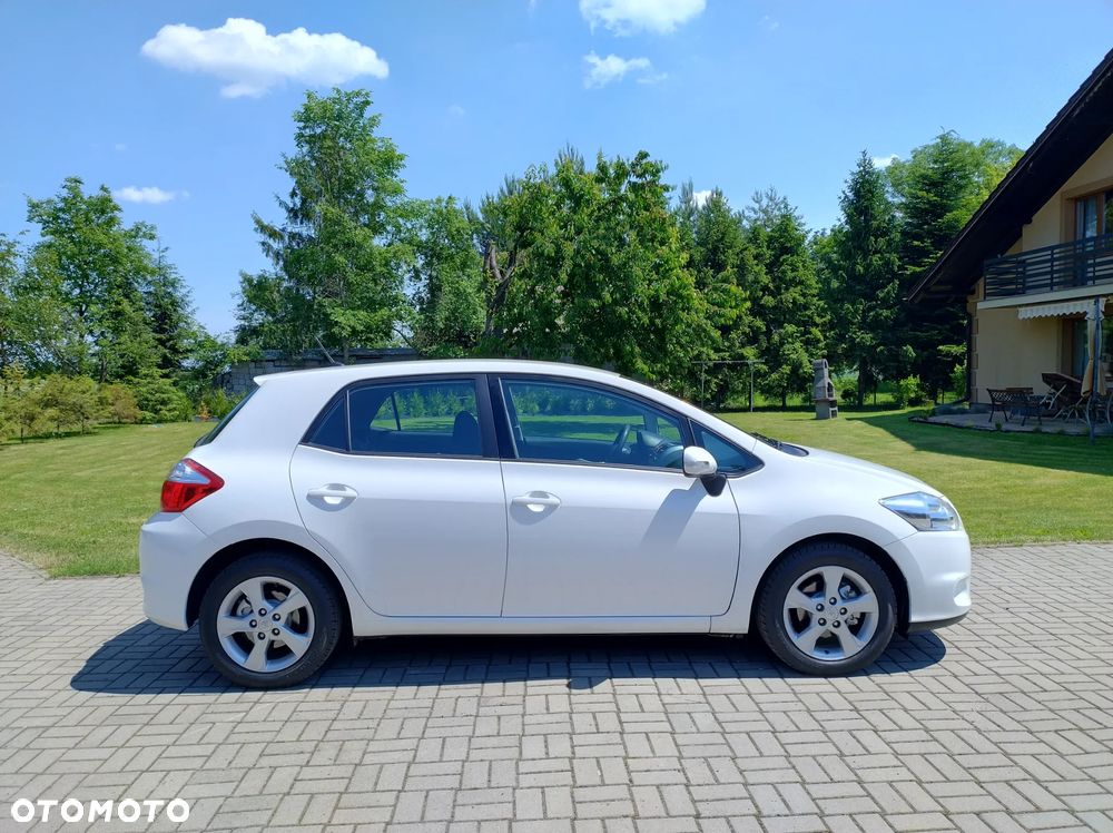 Toyota Auris 1.6 Club - 3