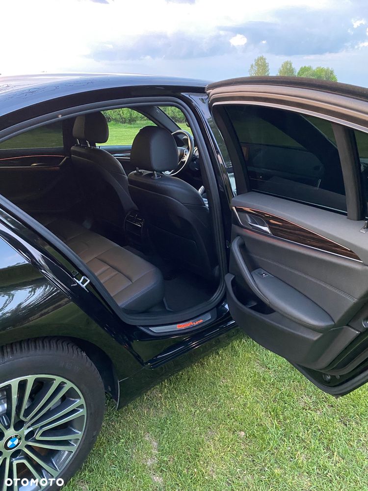 BMW Seria 5 530i Sport Line - 10