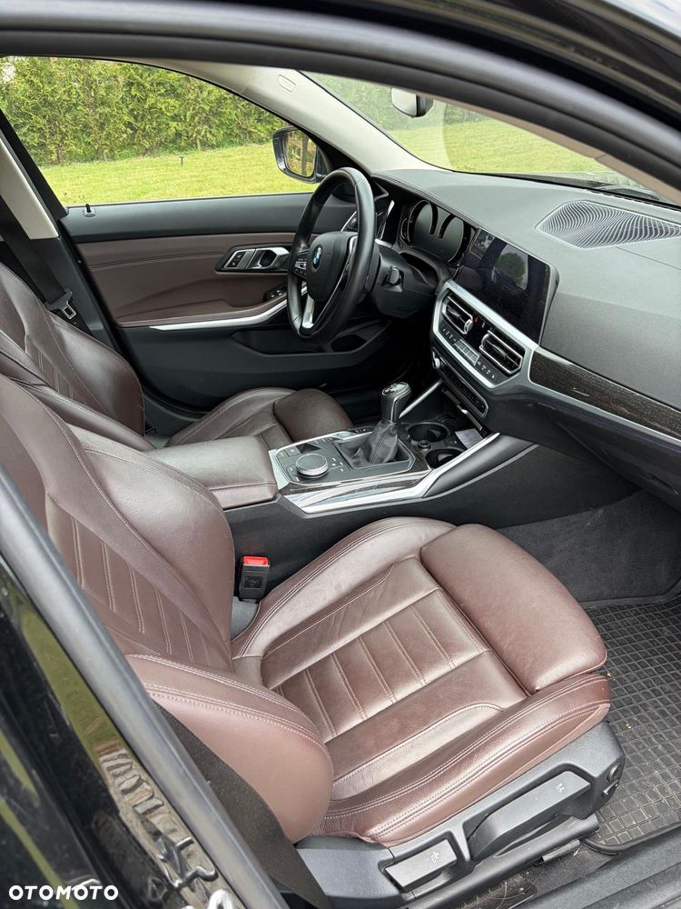 BMW Seria 3 318d - 17