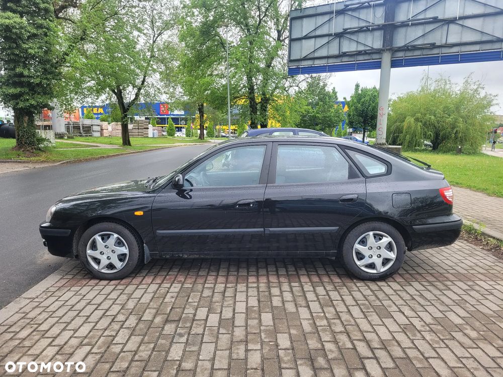 Hyundai Elantra 2.0i GLS - 2