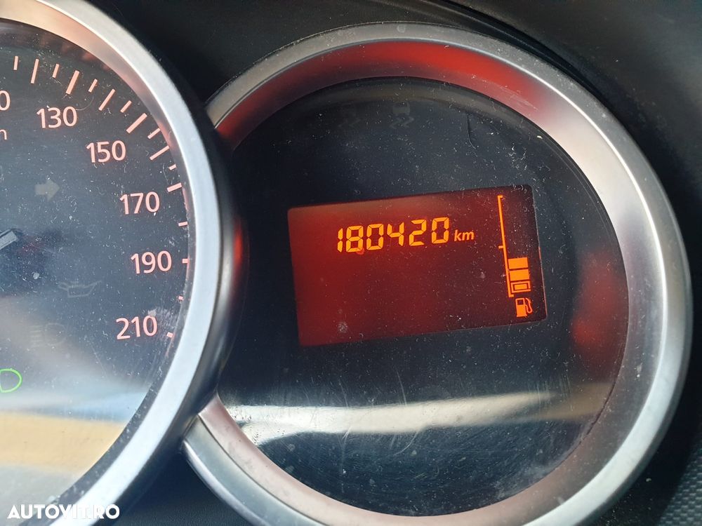 Dacia Duster 1.5 dCi 4x2 Laureate - 28