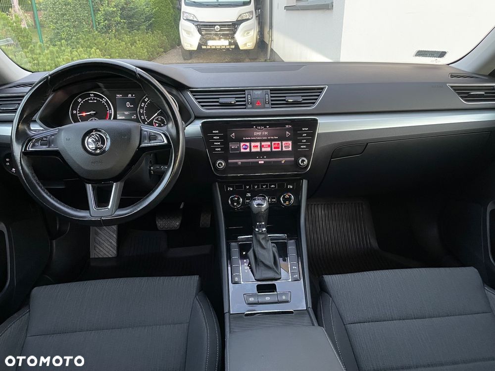 Skoda Superb 2.0 TDI Active DSG7 - 9