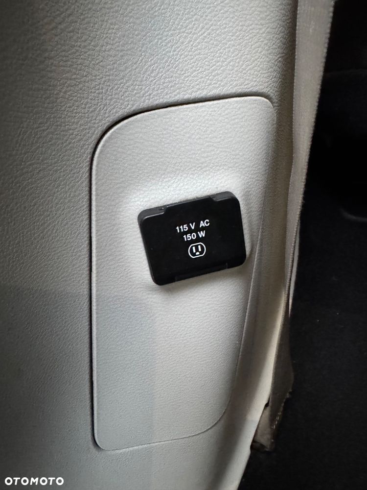 Chrysler Pacifica - 32