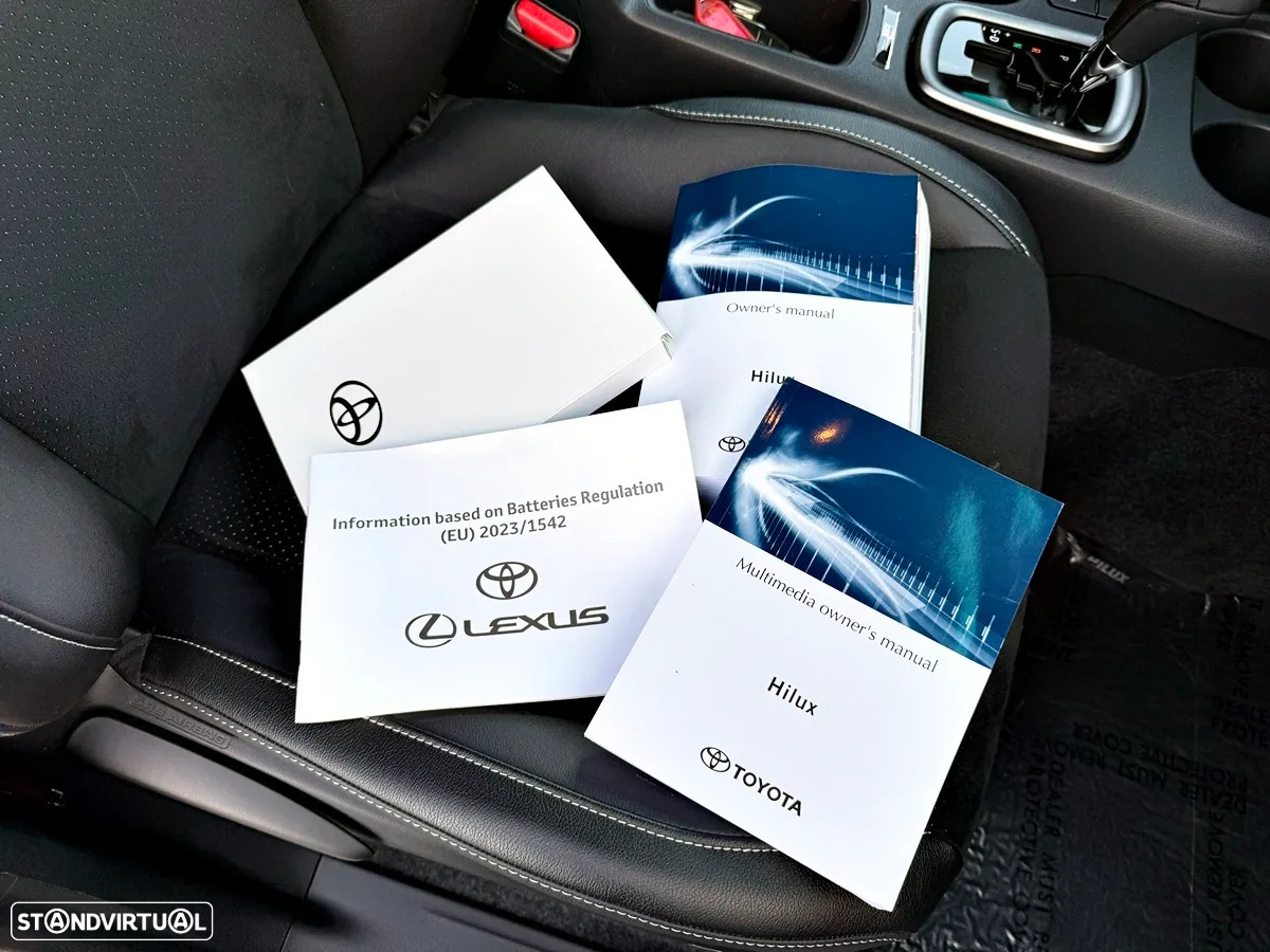 Toyota Hilux 2.8 D-4D 4WD GR Sport - 28