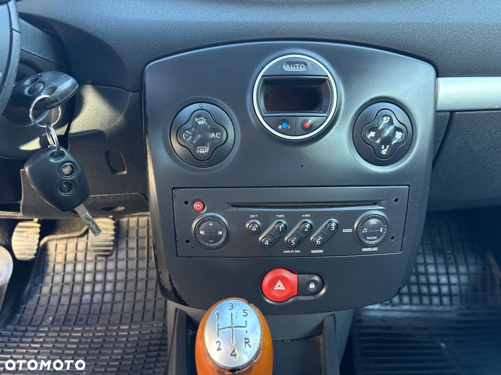 Renault Clio - 22