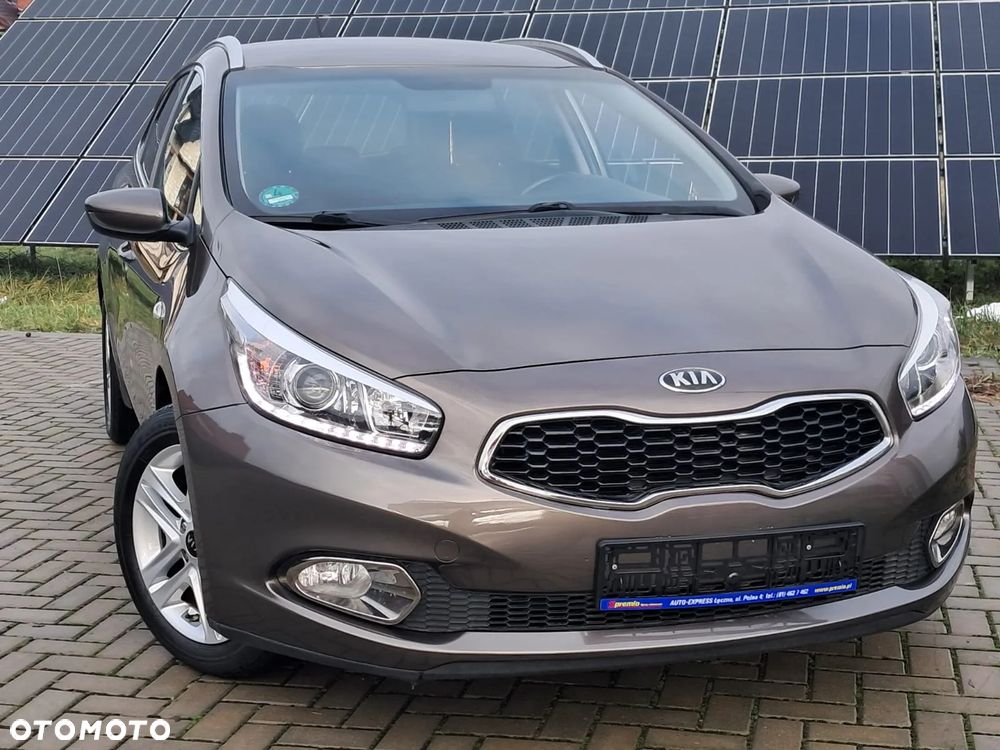 Kia Ceed 1.6 GDI Dream-Team Edition - 12
