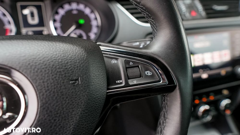 Skoda Octavia 1.6 TDI DSG Ambition - 17