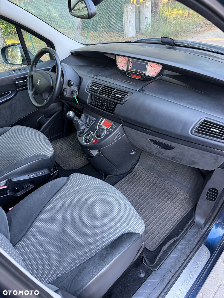 Peugeot 807 HDi 135 Style - 27