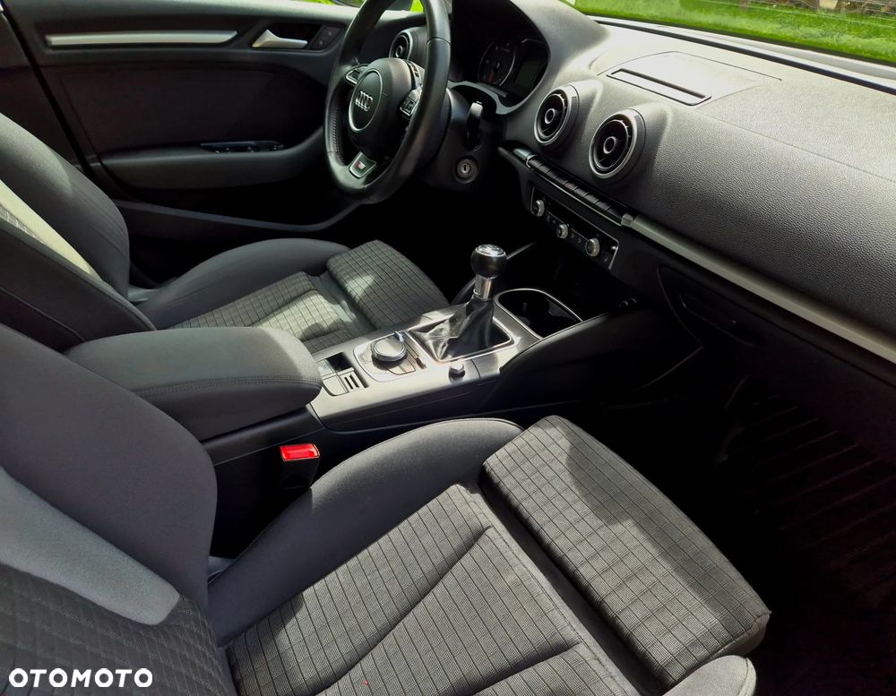 Audi A3 Sportback 2.0 TDI - 13