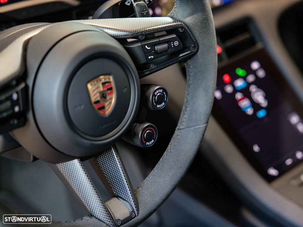 Porsche Taycan Turbo GT Weissach - 35