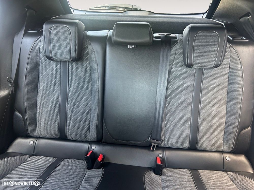 Peugeot 2008 - 13
