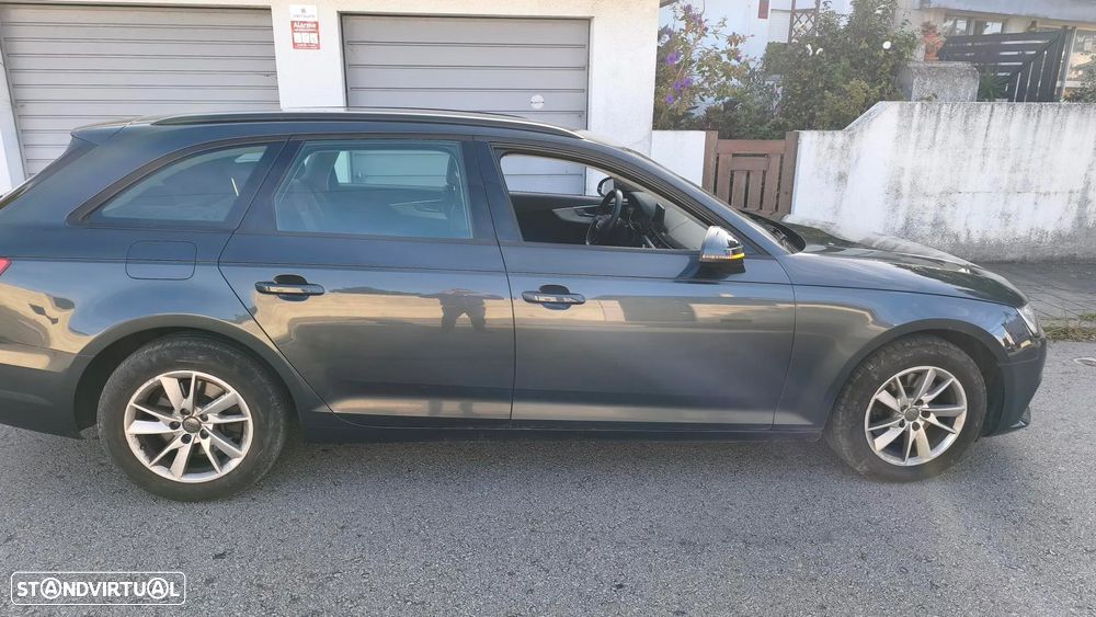 Audi A4 Avant 2.0 TDi Design - 11