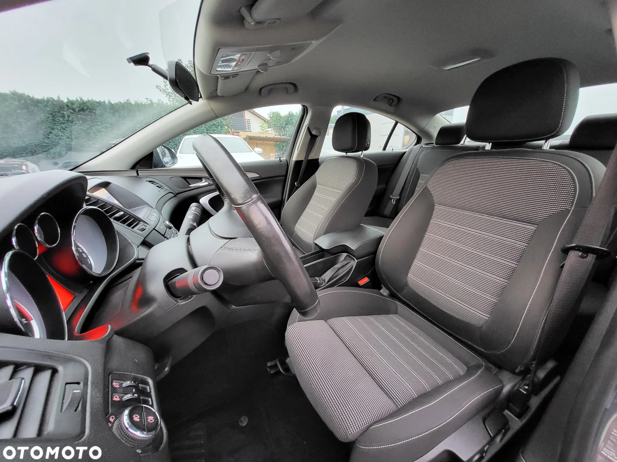 Opel Insignia 1.8 - 12