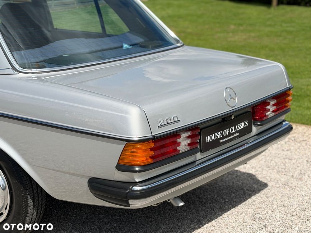 Mercedes-Benz W123 - 11