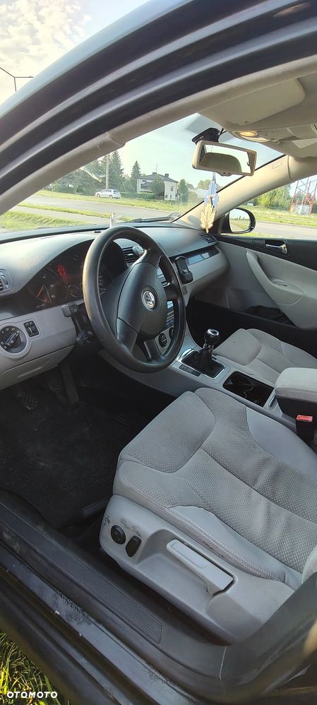 Volkswagen Passat 2.0 TDI Comfortline - 8