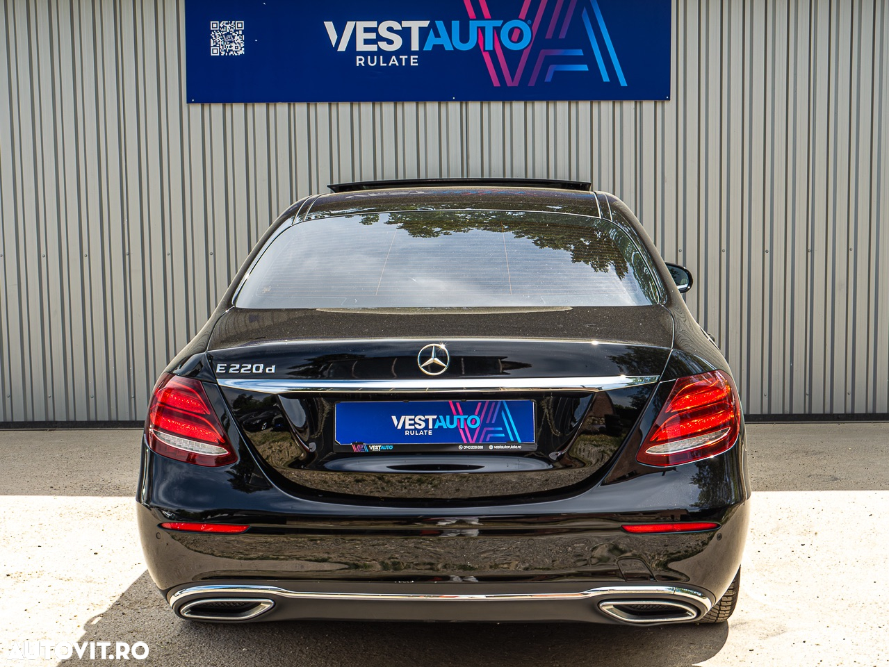 Mercedes-Benz E 220 d 9G-TRONIC Exclusive - 34