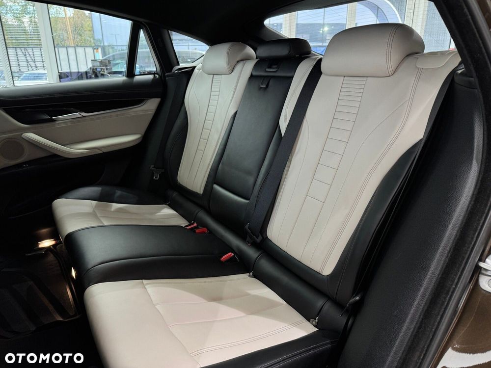 BMW X6 xDrive35i - 13