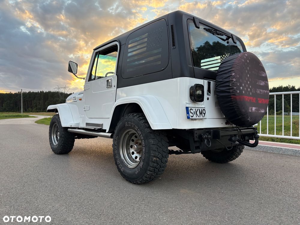 Jeep Wrangler 2.5L - 24