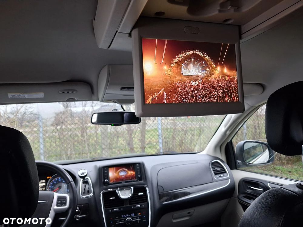 Chrysler Town & Country 3.6 Touring - 29