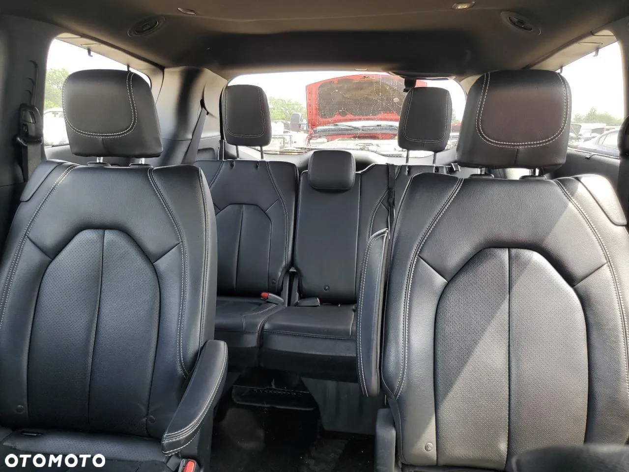 Chrysler Pacifica - 10