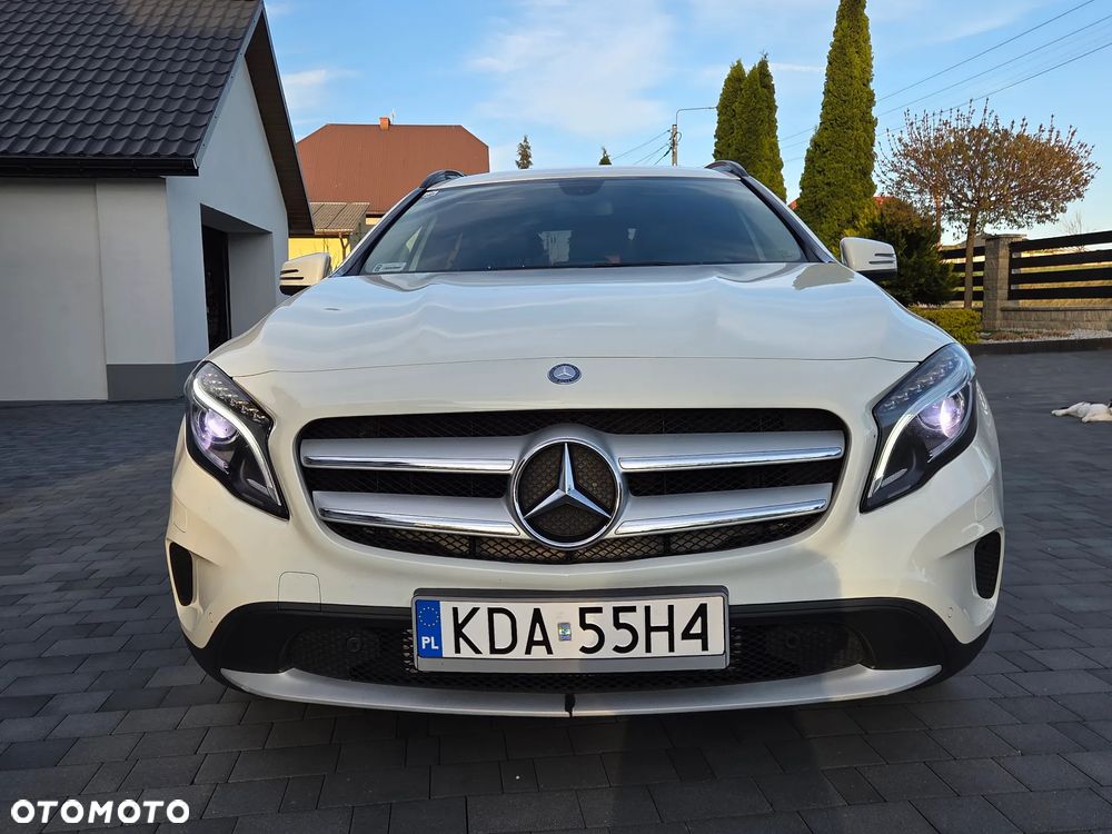Mercedes-Benz GLA - 2