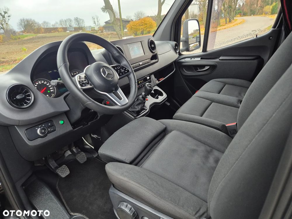 Mercedes-Benz Sprinter - 18