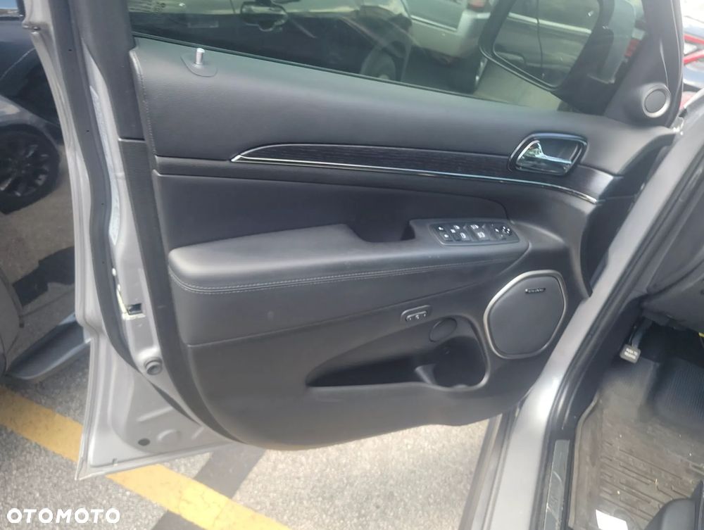 Jeep Grand Cherokee - 9