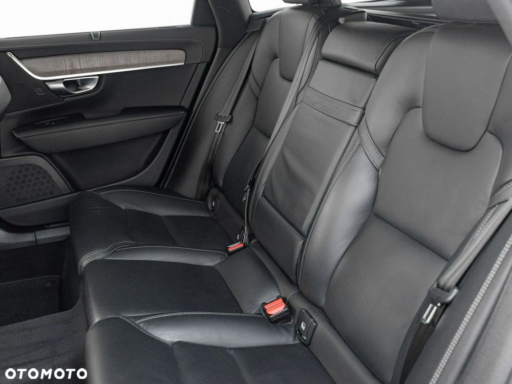 Volvo V90 Cross Country - 30