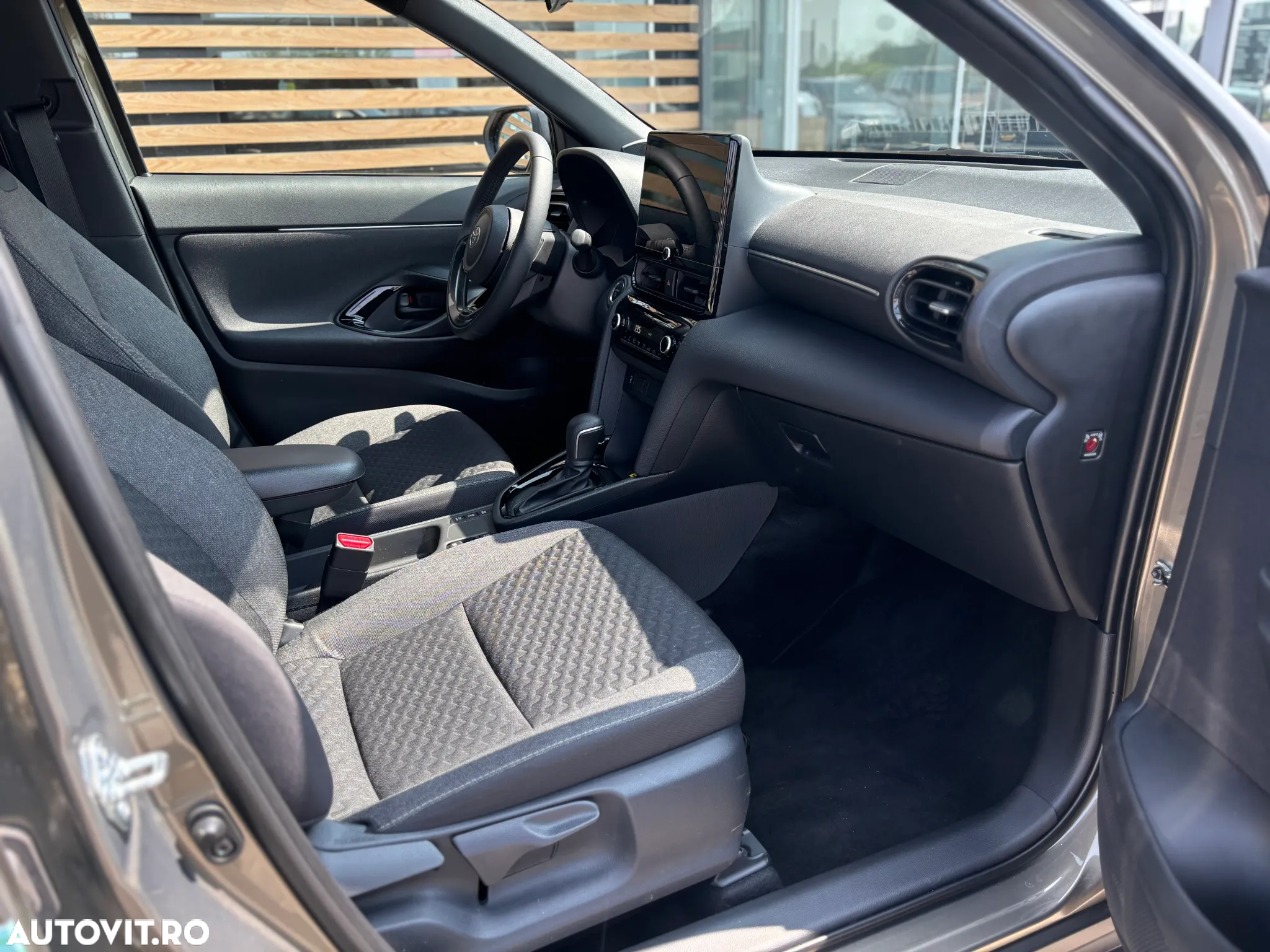 Toyota Yaris Cross 1.5 VVT-i HSD 4x2 Dynamic - 10