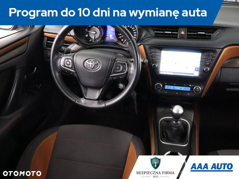 Toyota Avensis - 9