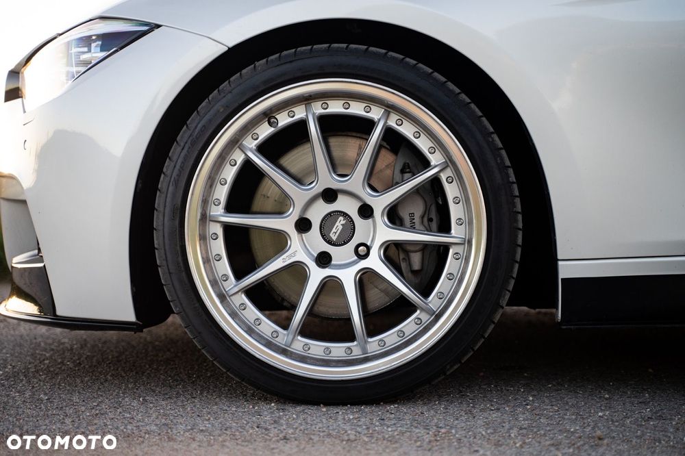 BMW Seria 3 335i Sport Line - 15