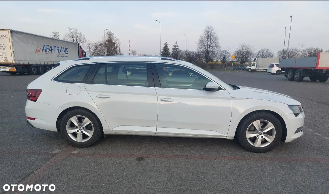 Skoda Superb 2.0 TDI Active DSG - 2