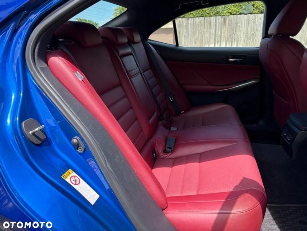 Lexus IS 200t / 300 F Sport - 35