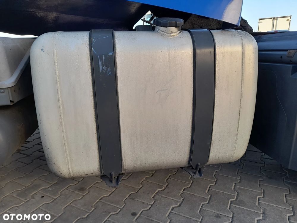 Zbiornik paliwa kpl. Actros MP4 Standard 390L - 4