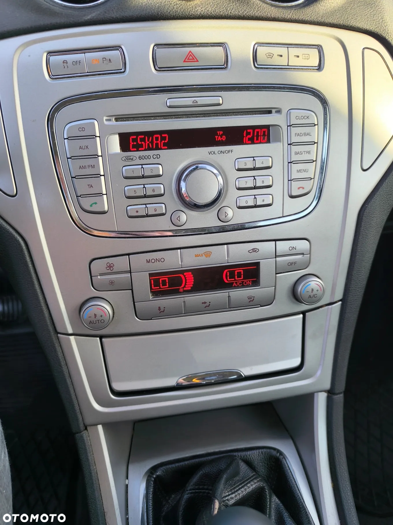 Ford Mondeo 1.8 TDCi Ambiente - 25