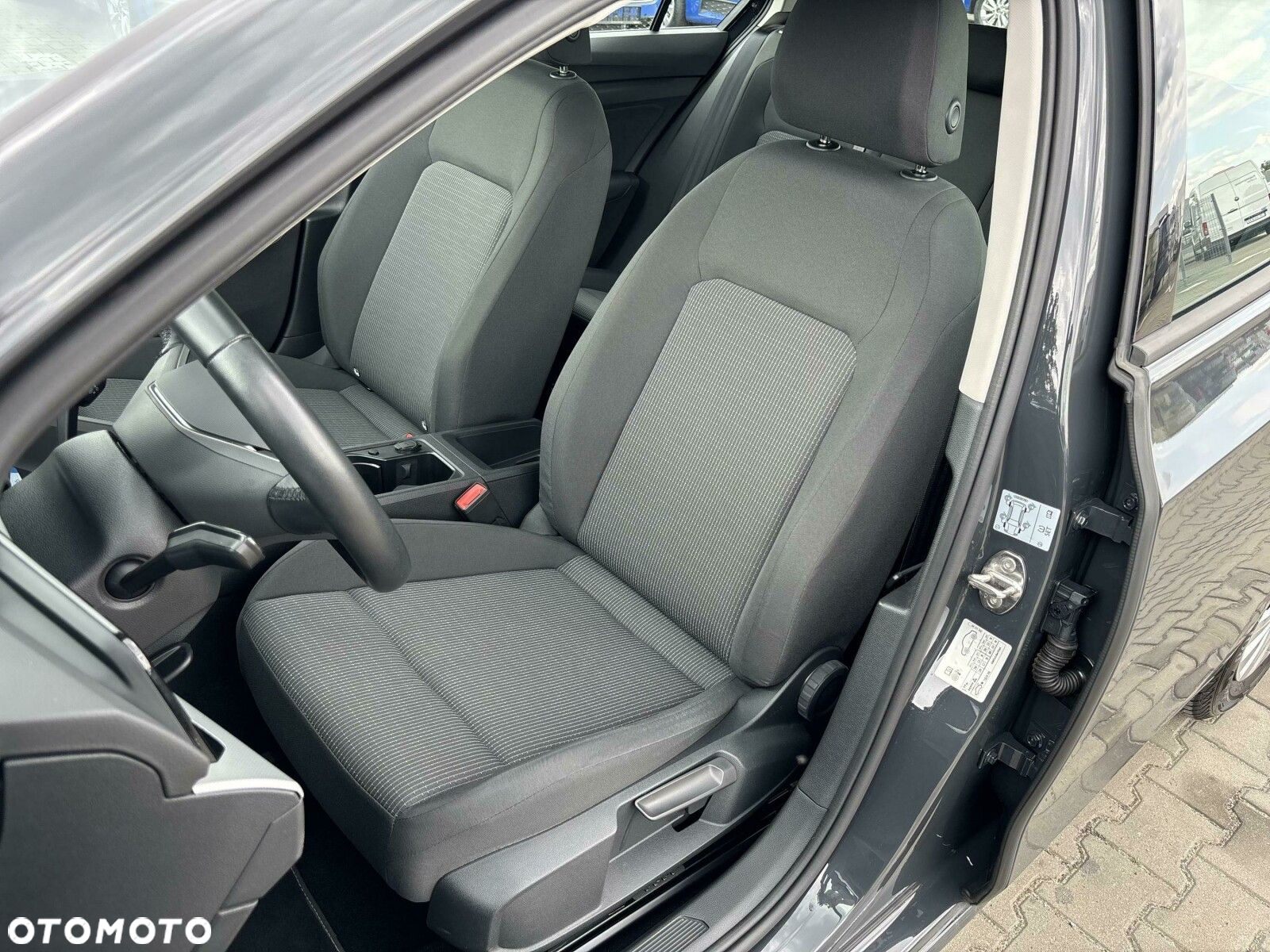 Volkswagen Golf VIII 1.0 TSI Life - 11