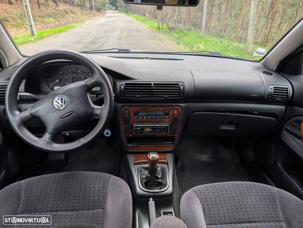 VW Passat Variant 1.9 TDi Confortline - 11