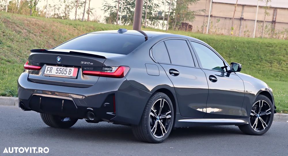 BMW Seria 3 330e Aut. M Sport - 13