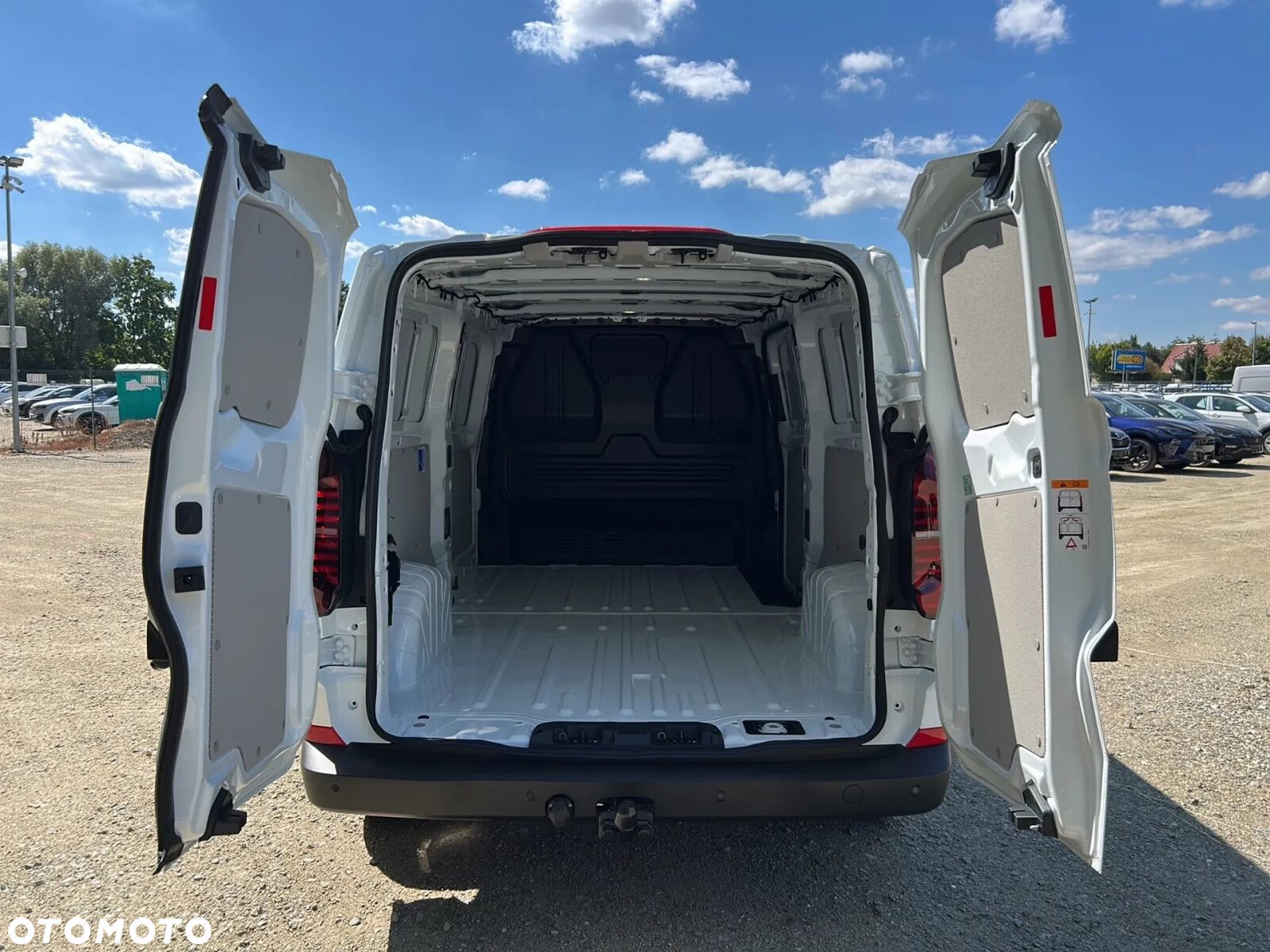 Volkswagen Transporter T7 Furgon (L2), 2.0 TDI 150KM, r.o. 3500 mm - 11