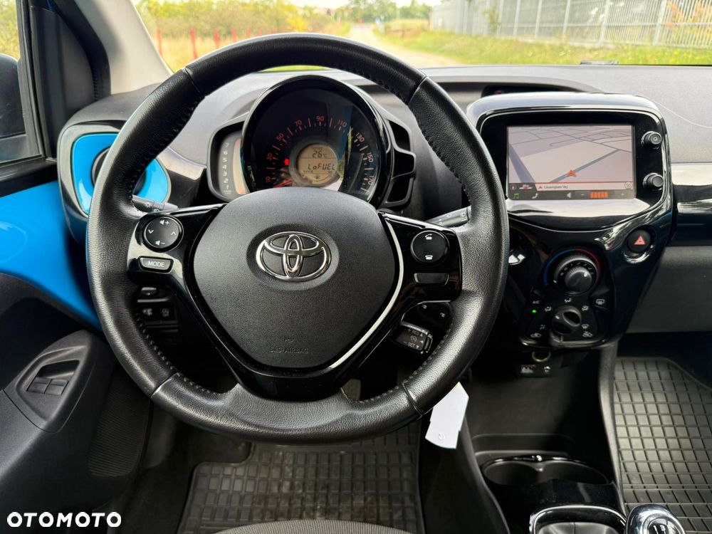 Toyota Aygo x-play - 32