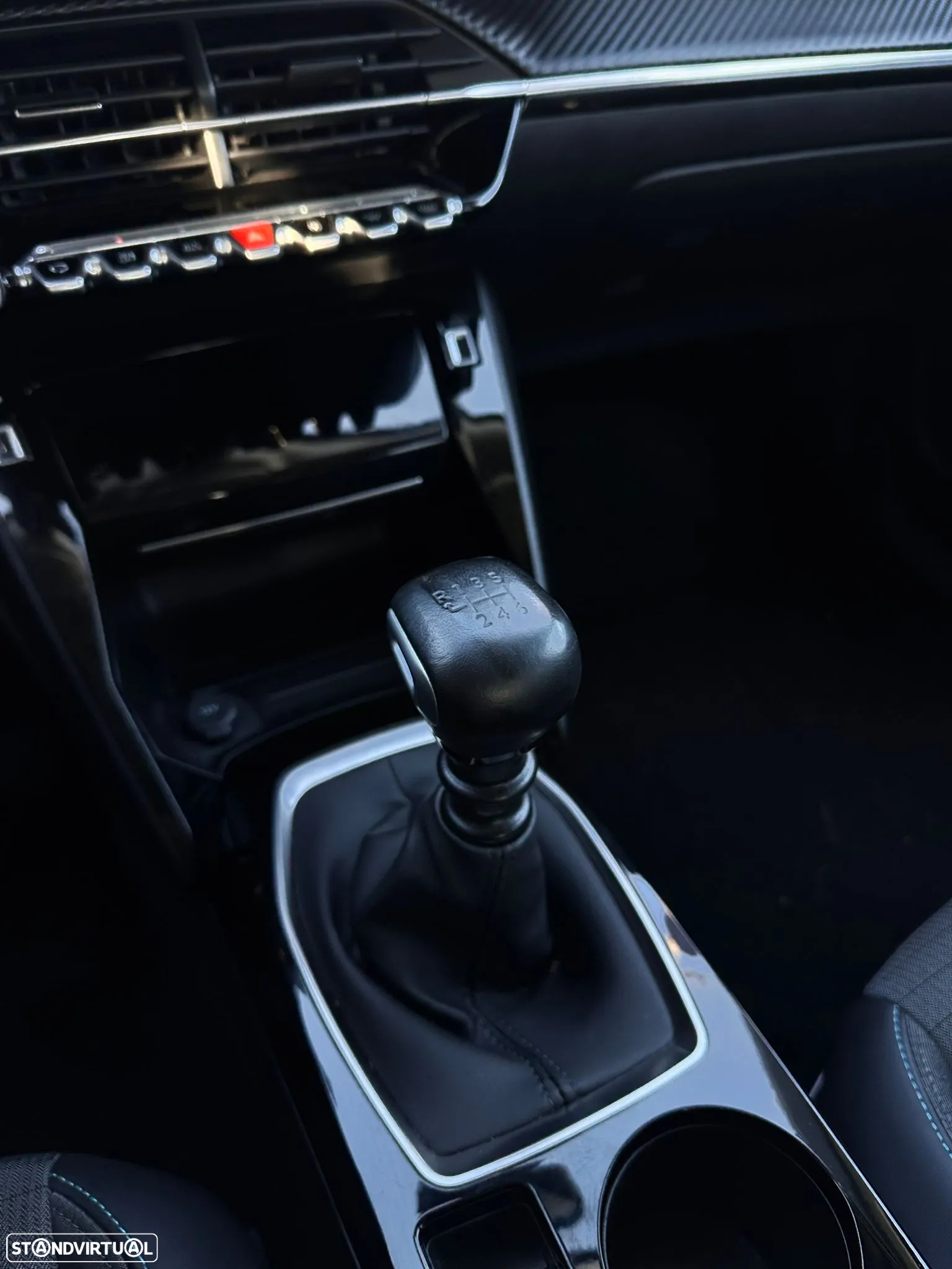 Peugeot 2008 1.2 PureTech Active - 9